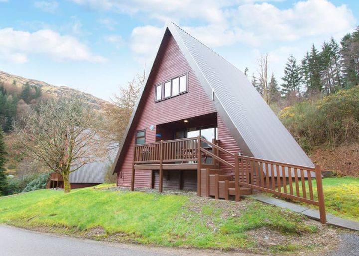 Lochside Scotland luxury Aframe lodge stay 4nts (sleeps 6 & pet friendly)